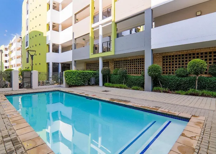 Roxy\'S Place Revonia